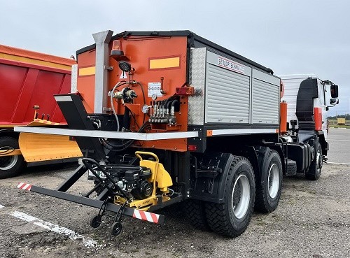 Филиал «Белдортехника» ОАО «Минский завод гражданской авиации № 407»: машина для ямочного ремонта ЯР-4М