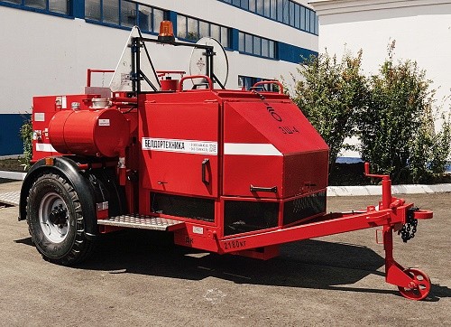 Филиал «Белдортехника» ОАО «Минский завод гражданской авиации № 407»: заливщик швов ЗШ-4 с приводным колесом и системной обогрева шланга подачи мастики